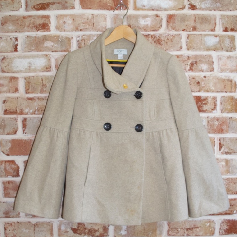 LOFT women's tan wool peacoat with buttons, size 4 petite